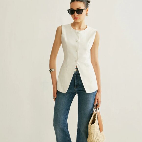 NWT - Commense Button Detail Sleeveless Vest - White - Size M (US 6) - Picture 2 of 7